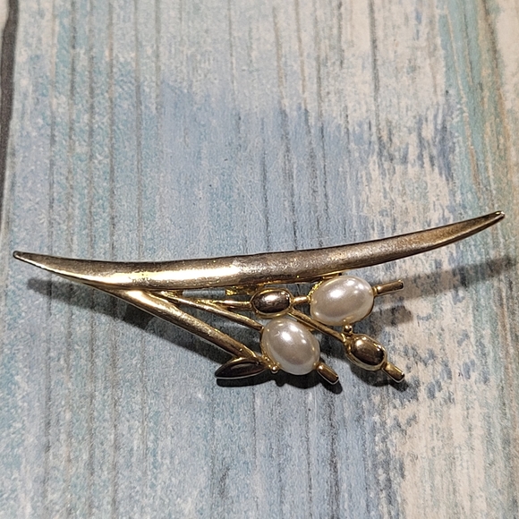 Five Gold Brooches!!!!! - Picture 7 of 12